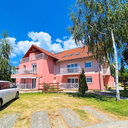 Ildiko Apartmanhaz Zamárdi Extérieur photo